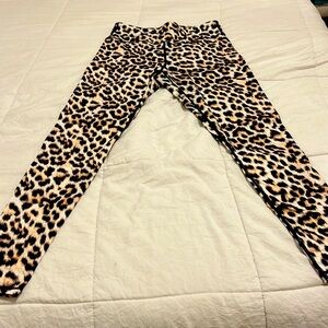 Leopard print leggings